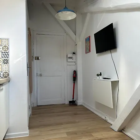 Appartement 50m De La *