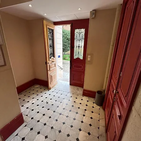 Appartement 50m De La *